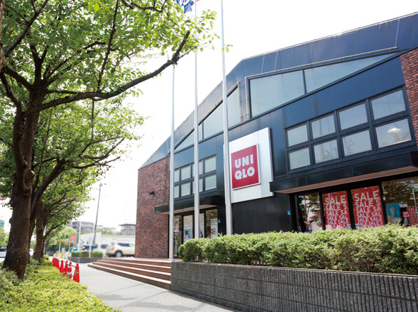 Surrounding environment. UNIQLO Edogawa Ichinoe store (about 380m / A 5-minute walk)