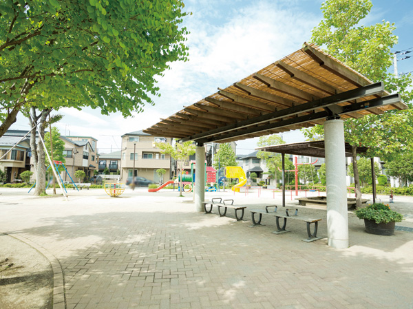 Surrounding environment. Ichinoe Hidamari park (about 350m / A 5-minute walk)