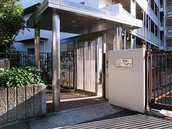 Entrance. Common areas