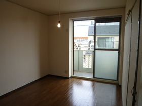 Washroom. Independent wash basin with shampoo dresser