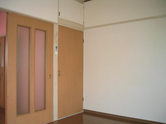 Living and room. Western-style (1)