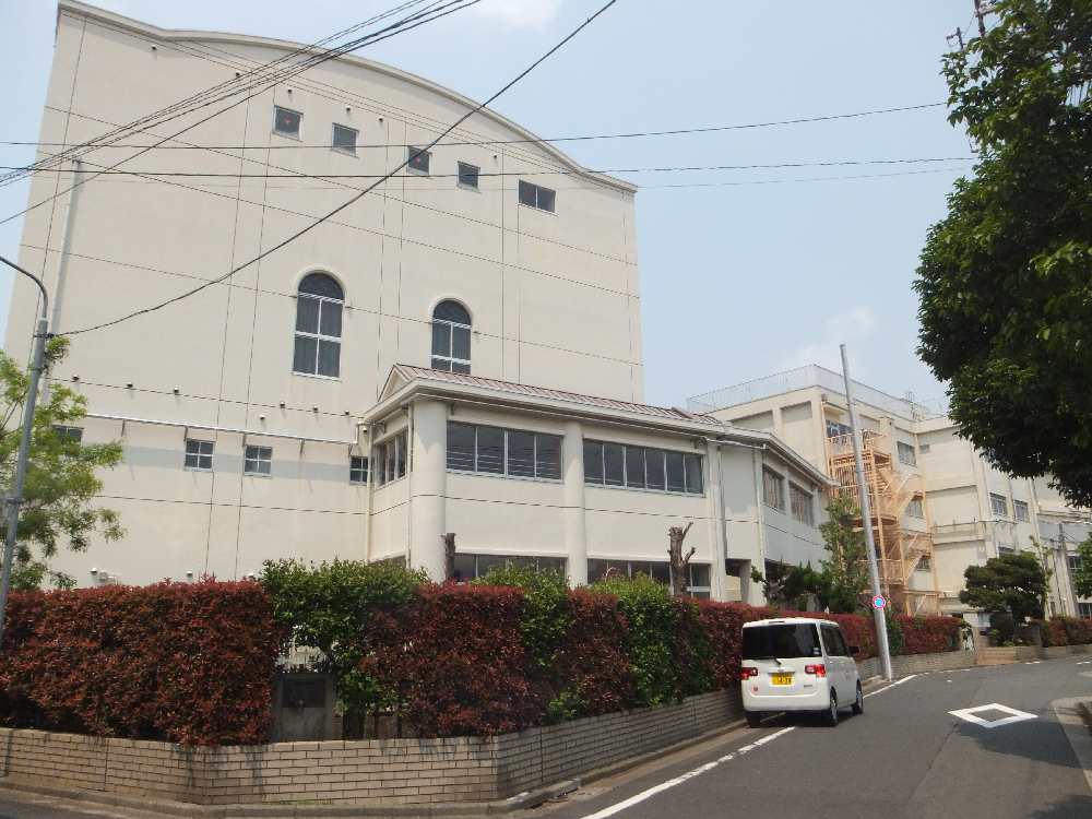 Junior high school. 162m to Koiwa fifth junior high school (junior high school)