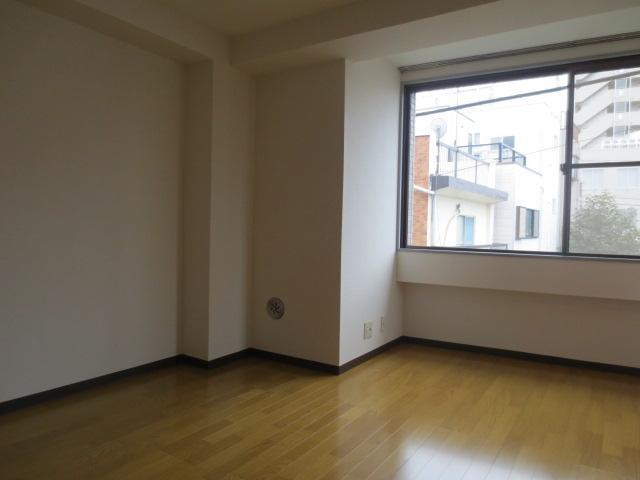 Living and room. Western-style 1