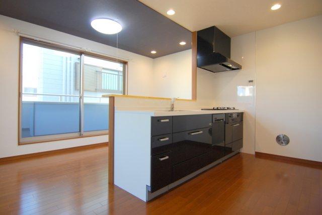 Same specifications photo (kitchen). Our construction cases