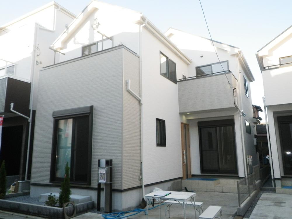 Local appearance photo. It is sunny property on the south side road