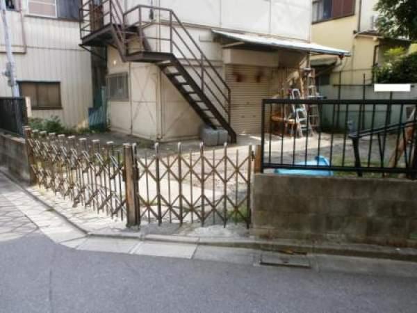 Local photos, including front road. Local (10 May 2013) Shooting