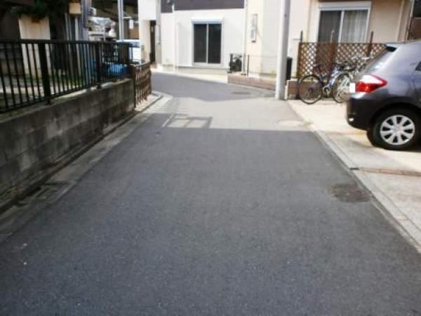 Local photos, including front road. Local (10 May 2013) Shooting