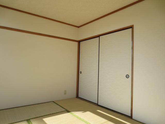Living and room. Japanese-style room 2
