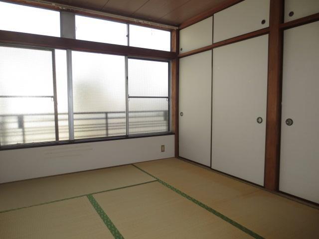 Living and room. Window a lot of 6 quires of Japanese-style room