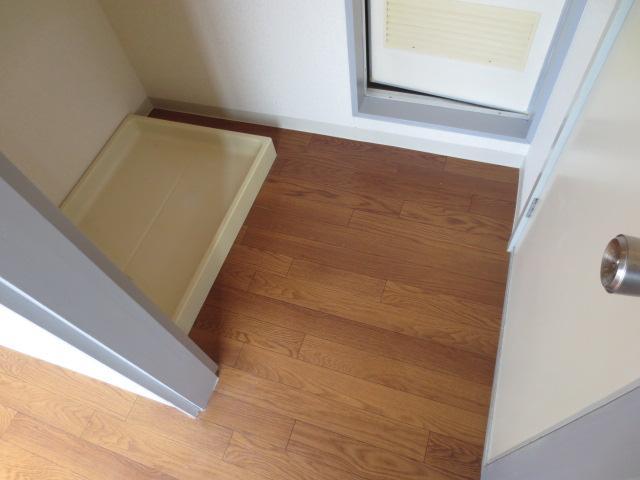 Other. Waterproof bread with Laundry Area