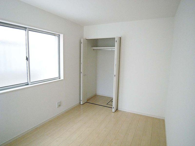 Non-living room. Western-style 5.5 Pledge