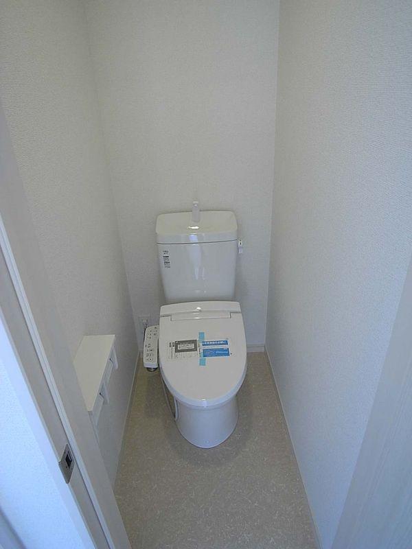 Toilet. Second floor toilet