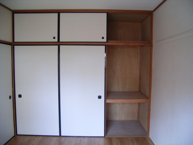 Receipt. Closet of the Japanese-style room is widely, Even if many luggage also have a peace of mind upper closet