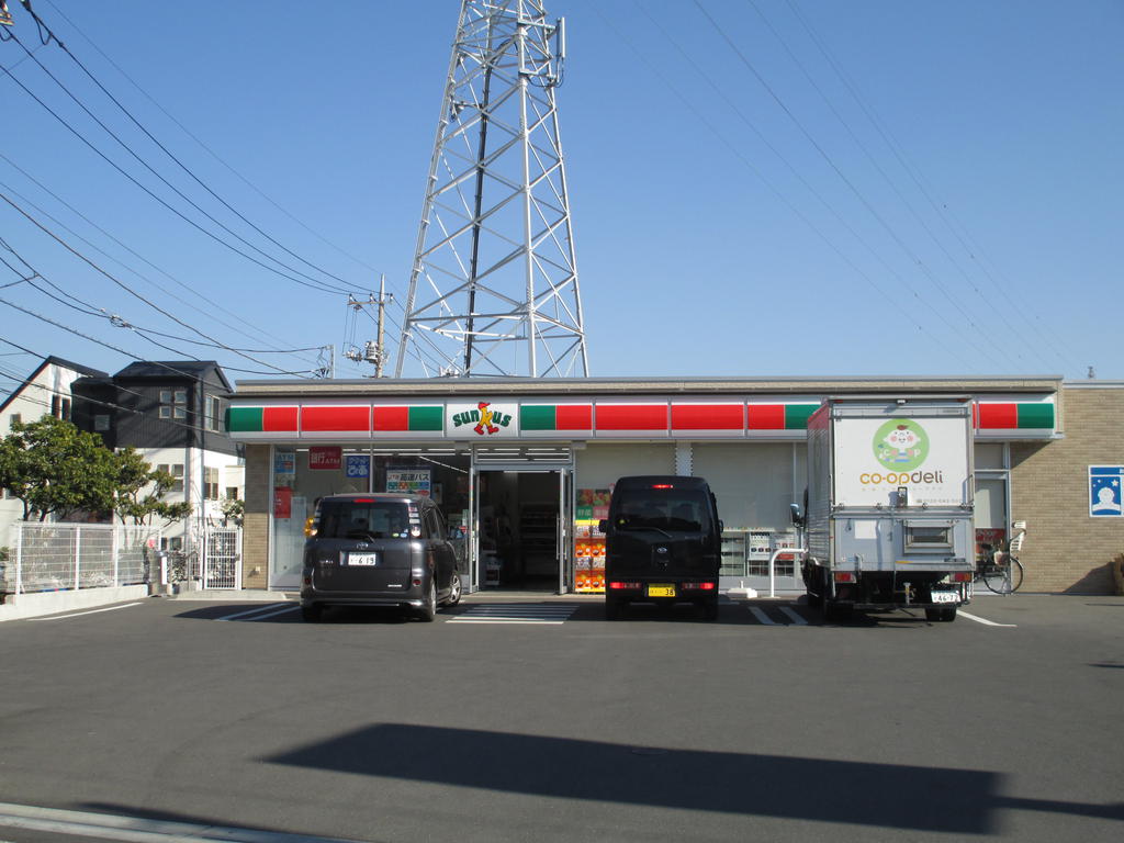 Convenience store. 200m to Sunkus Kitakasai store (convenience store)