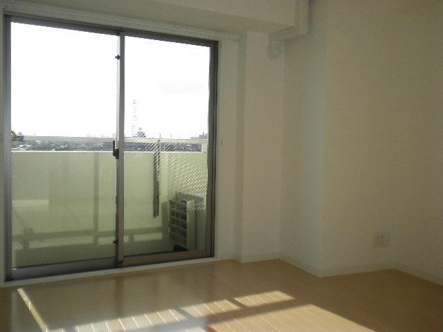 Living and room. Western-style 1