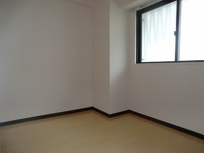 Entrance. Before Western-style