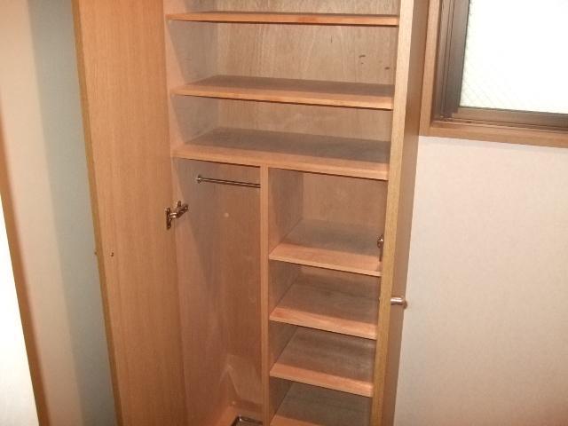 Entrance. Cupboard (the same type)