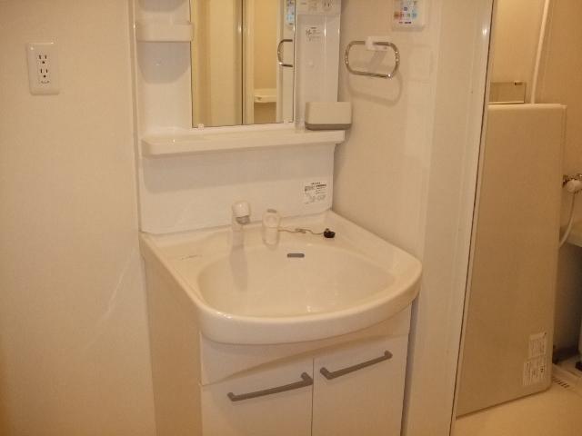 Washroom. Washroom (same type)