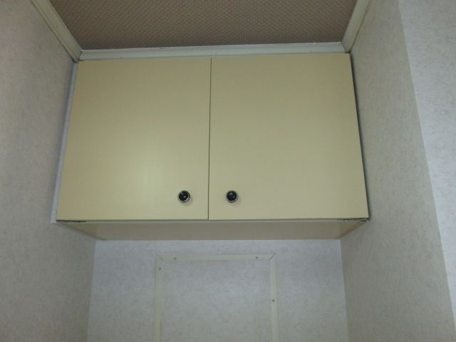 Other Equipment. Laundry Area upper receiving