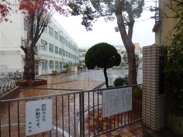 Primary school. 227m until the second Matsue Elementary School