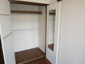 Other Equipment. Convenient with mirror of the closet ☆