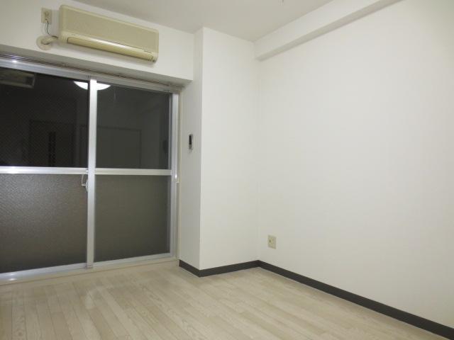 Living and room. Western-style 1