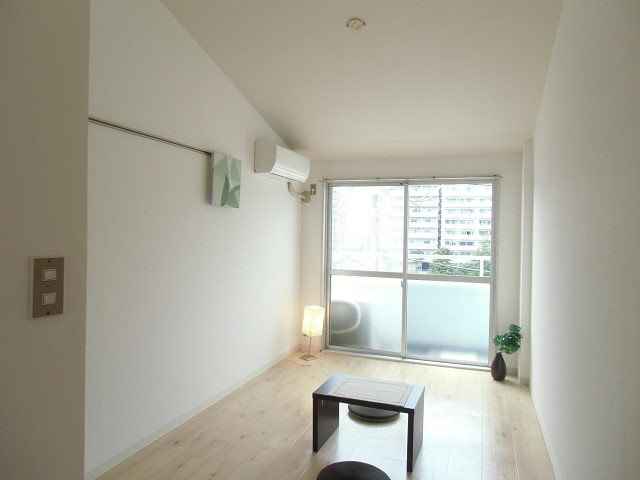 Living and room. High-ceilinged rooms