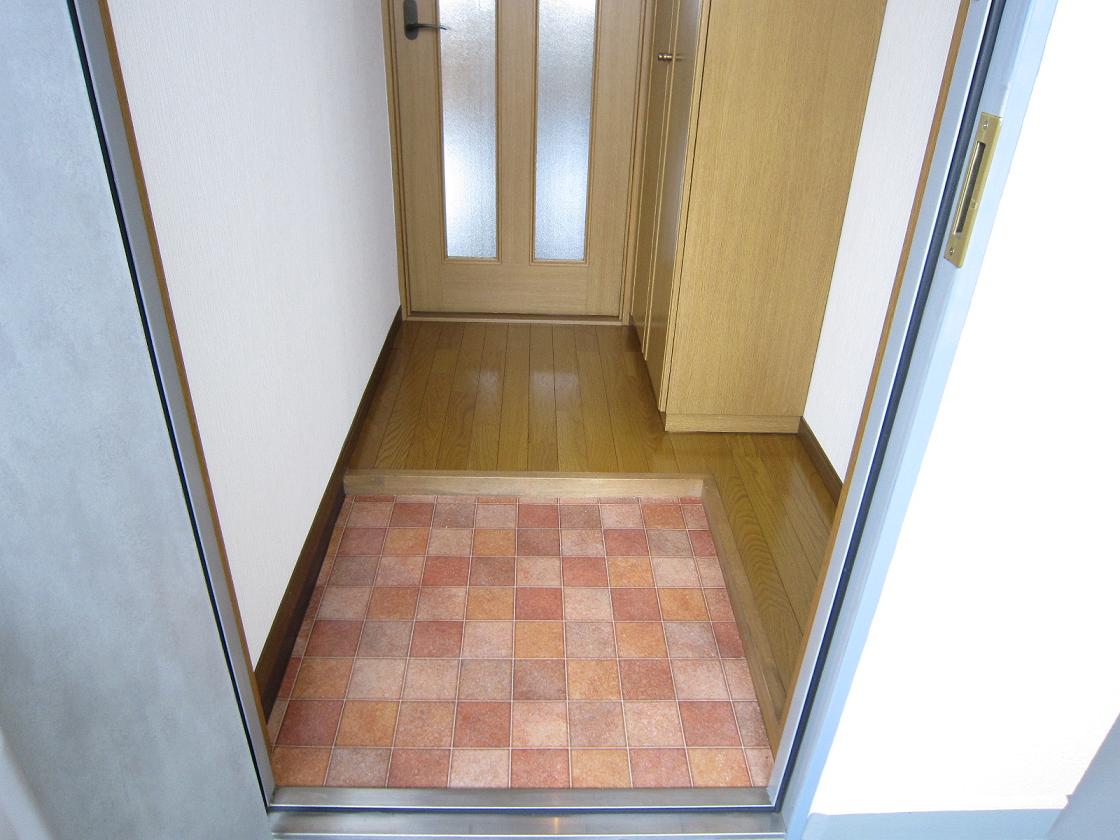 Entrance. Indoor reference photograph