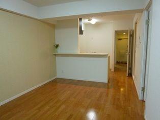 Living. ~ New interior renovation completed ~  ◆ Facing south ・ 12th floor per per yang ・ View is good ◆