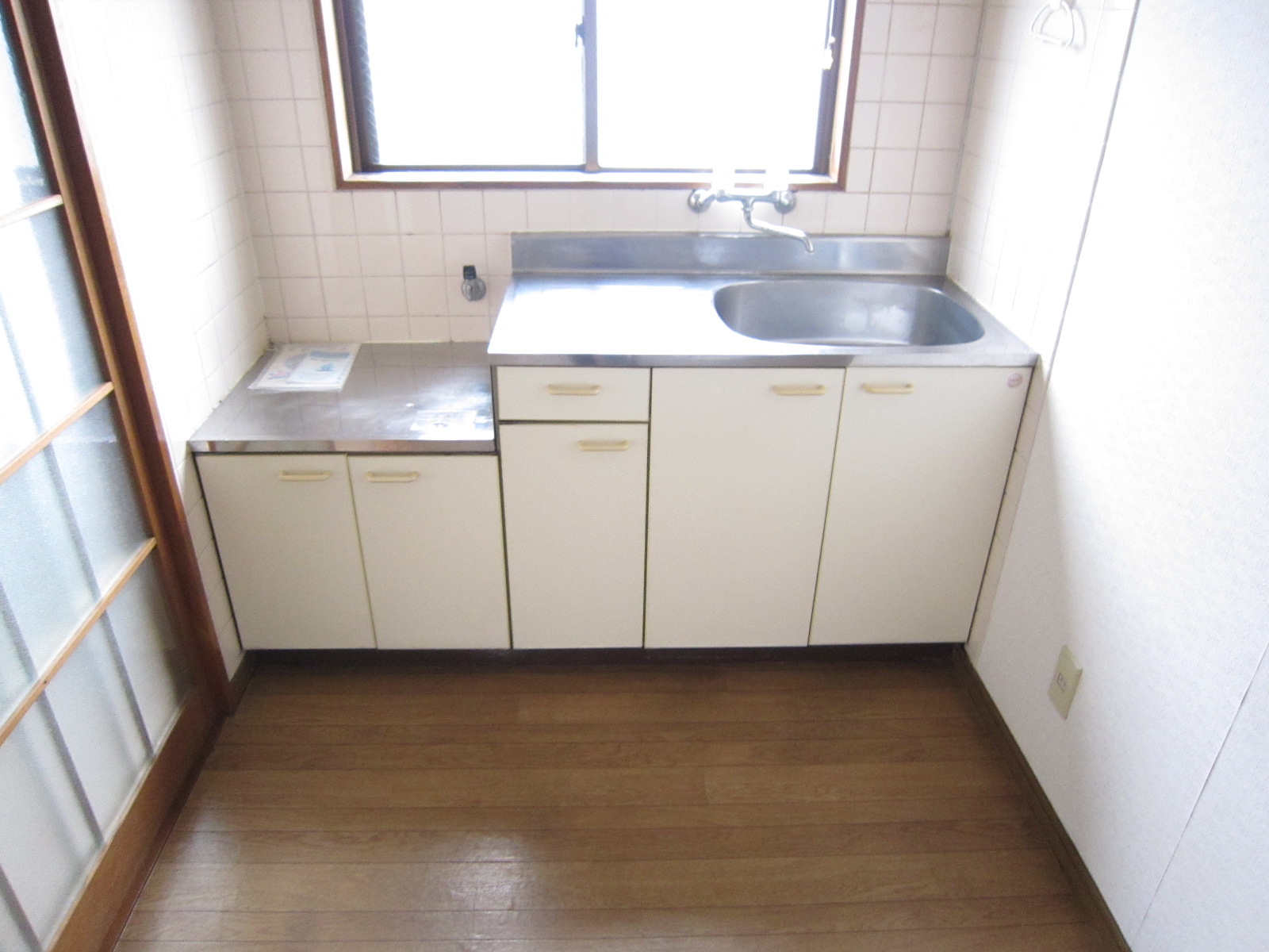 Kitchen. Gas stove installation Allowed ☆ 