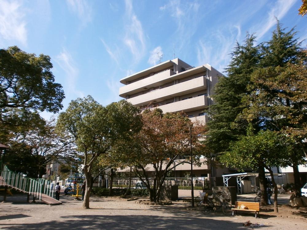 Local appearance photo. Local (06 May 2013) Shooting