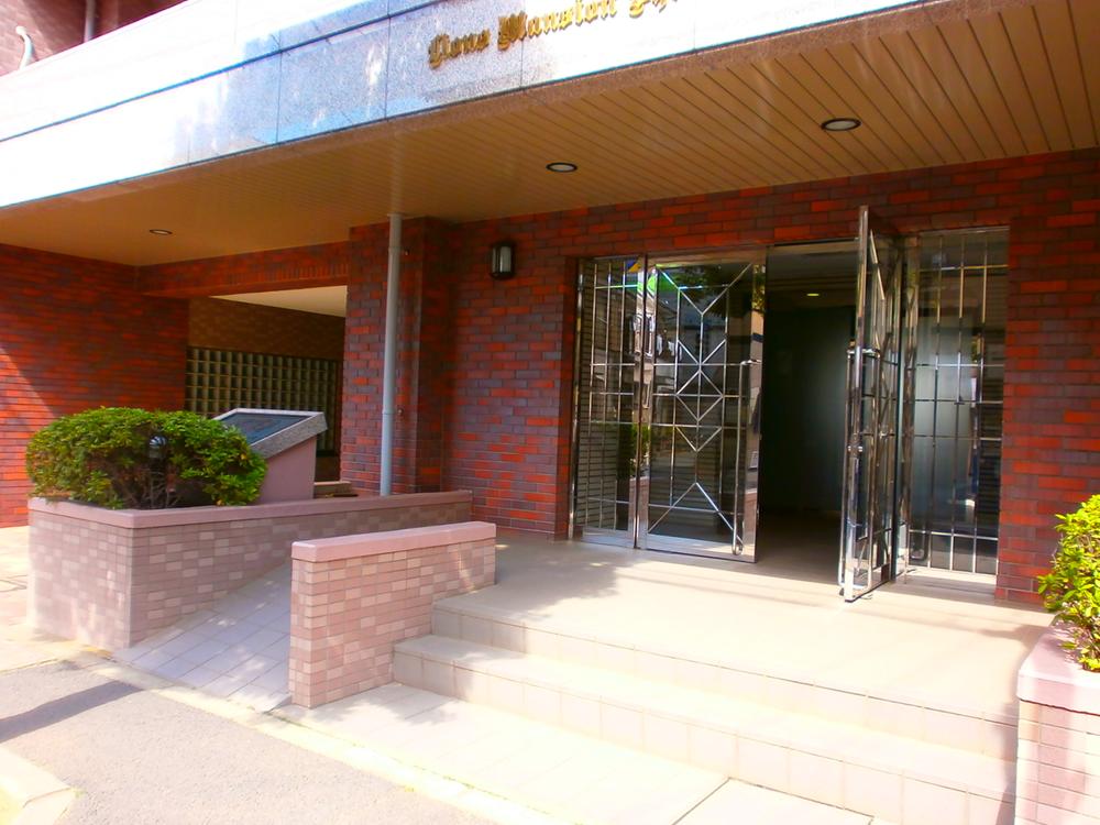 Other local. Entrance (06 May 2013) Shooting