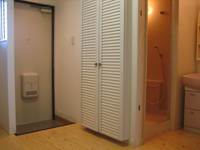 Entrance. Entrance (the same type)