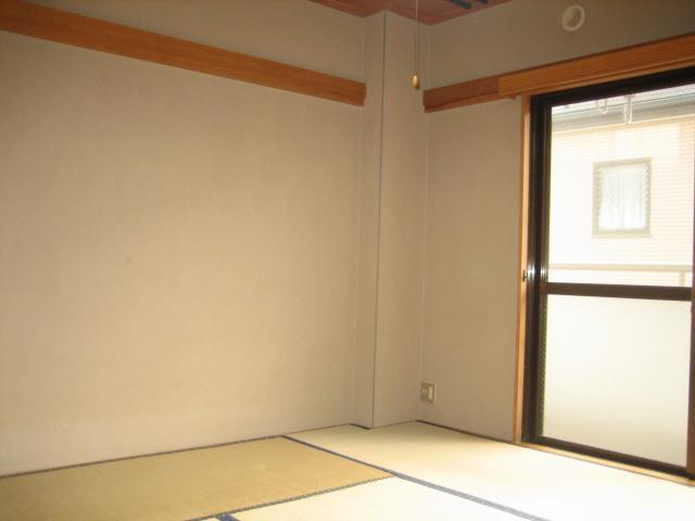 Living and room. Japanese-style room (same type)
