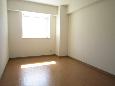 Other room space. Western-style flooring