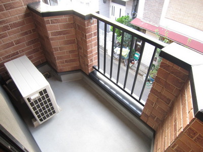 Balcony. Spacious balcony ・ There is also a balcony on the first floor