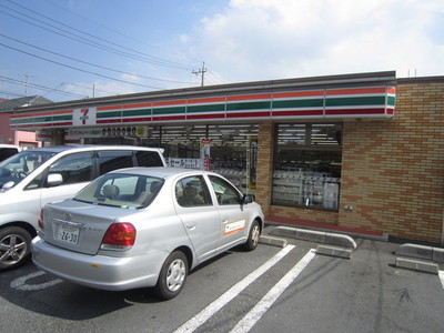 Convenience store. 210m to Seven-Eleven (convenience store)