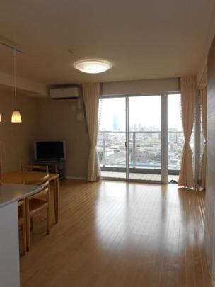 Local appearance photo. State of living. Because of the top floor dwelling unit, There is a feeling of freedom