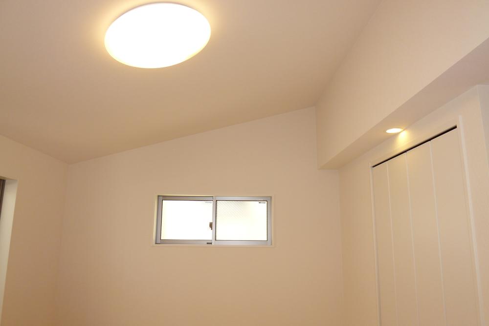 Same specifications photos (Other introspection). Same specifications