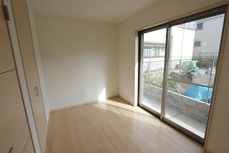 Non-living room. Western-style 5.0 Pledge, The window is large 耀 room,