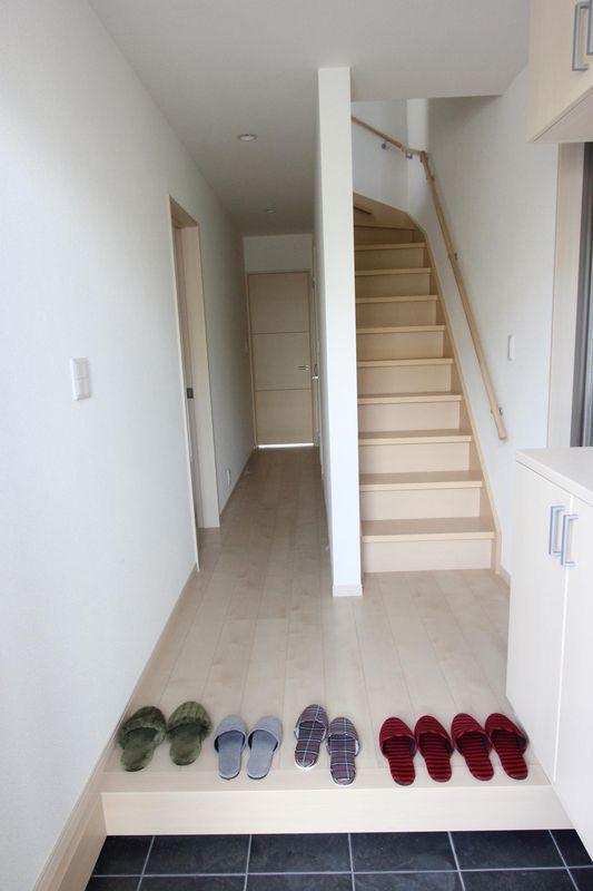 Entrance. Indoor photos as seen from the front door