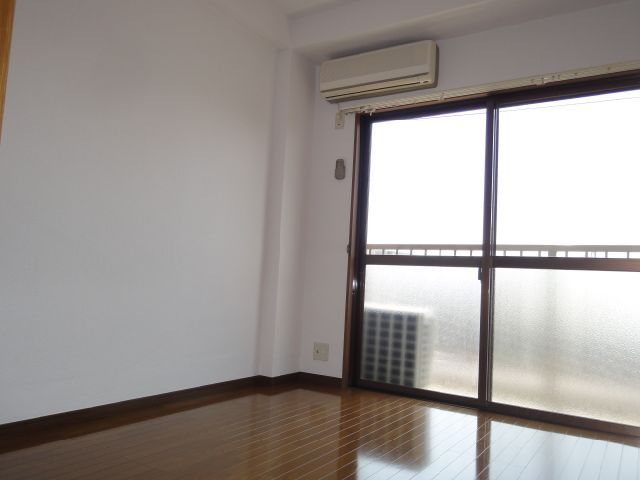 Living and room. Western is