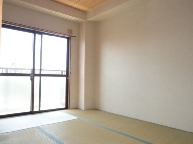 Living and room. Is a Japanese-style room