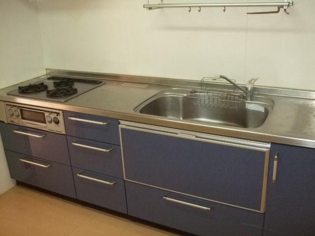 Kitchen. Kitchen (same type)