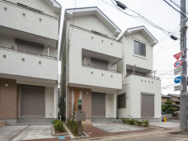 Local appearance photo. Local (11 May 2013) Shooting