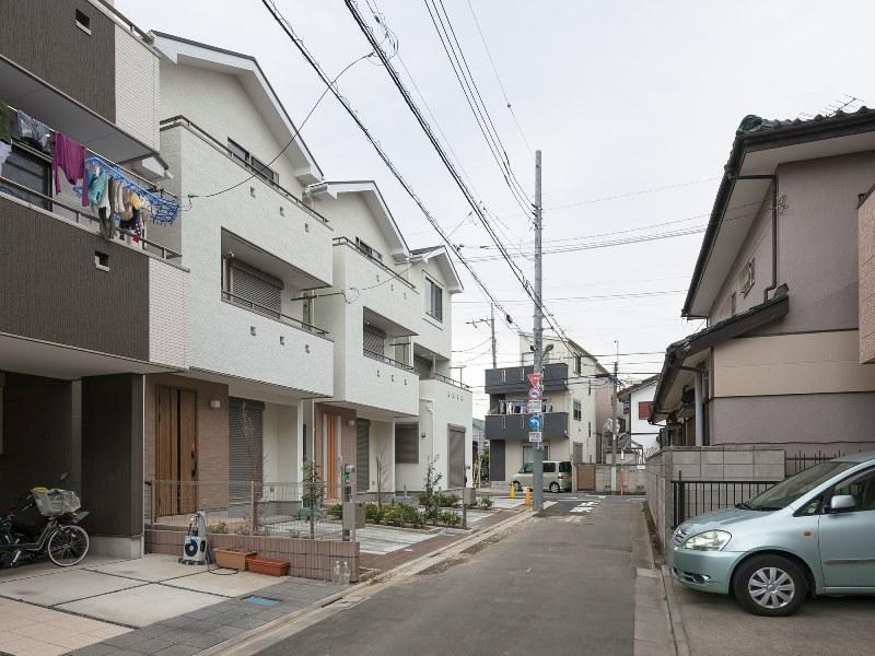 Local appearance photo. Local (11 May 2013) Shooting