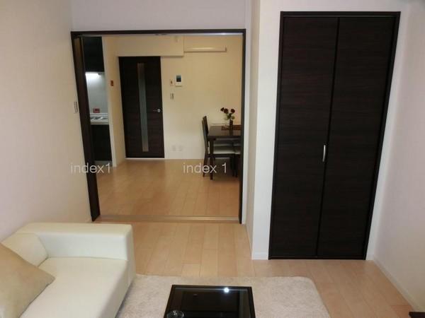 Living. Sliding door open can also be used to open!