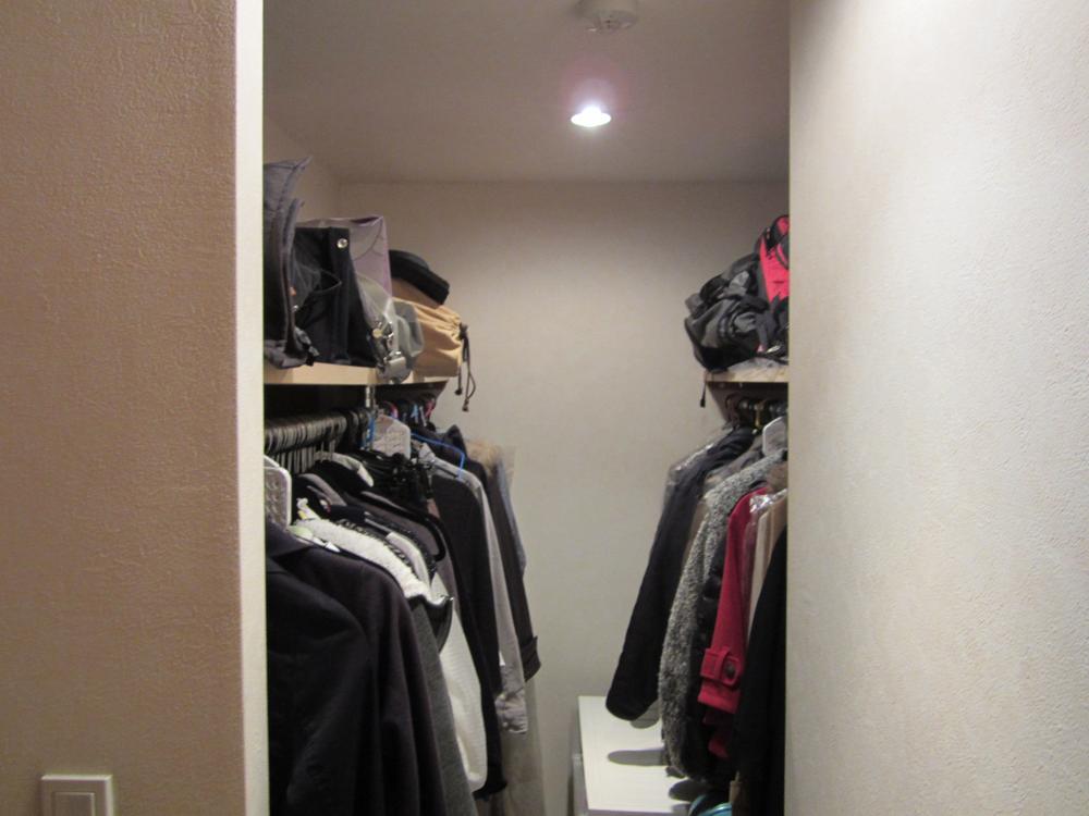 Receipt. Big is a walk-in closet about 2.3 Pledge. Photo's and the depth only Utsuse. Certainly please check the local.