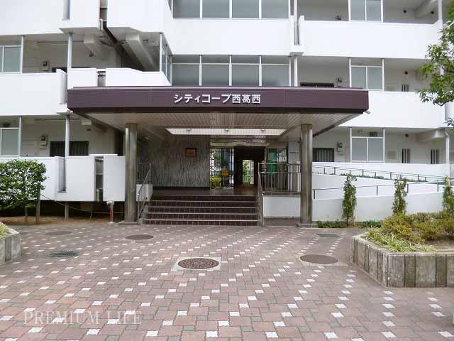 Entrance.  [entrance] Day shift management janitor. Management system is good.