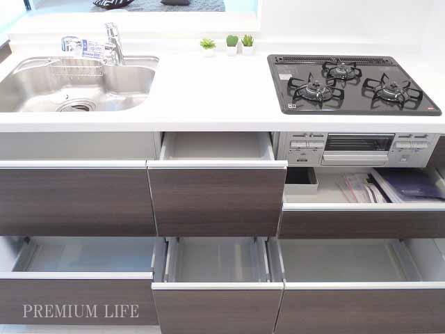 Kitchen.  [kitchen] Storage rich system Kitchen.